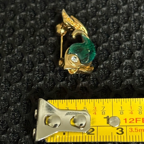 Vintage Gold Tone & Green Malachite Style Enamel Koi Fish Unisex Brooch Pin - Picture 6 of 6